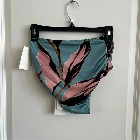 234 NWT Clube Bossa Bikini Bottoms Size Large - Picture 4 of 4